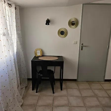 דירה Agreable T2 Au Centre מנוסק