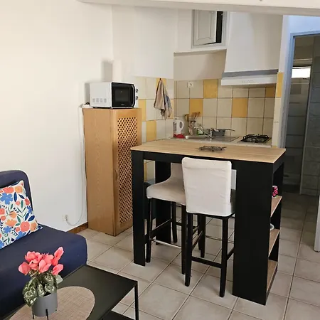 Apartment Agreable T2 Au Centre *