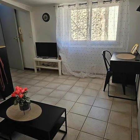 Apartment Agreable T2 Au Centre